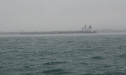 Çanakkale Boğazı'nda gemi trafiği çift yönlü olarak durduruldu