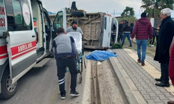 Hatay'da işçi servis minibüsü TIR'a çarptı: Ölü ve yaralılar var