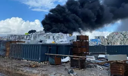 Manisa'da dün yangın çıkan geri dönüşüm tesisi mühürlendi