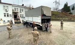 Bitlis'te TIR'ın dorsesinden Afganistanlı 76 kaçak çıktı