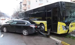 Ataşehir'de kontrolden çıkan İETT otobüsü, park halindeki 5 aracı biçti