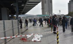 İzmir'de aktarma merkezi önünde silahlı saldırı; 1 ölü, 2 yaralı