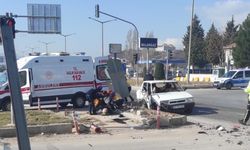 Kütahya'da otomobiller çarpıştı: 3 ölü, 2 yaralı