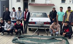 Bot ile Yunanistan’a gitmeye çalışan 15 göçmen ile 2 organizatör yakalandı