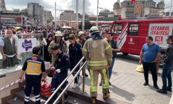Taksim metrosunda raylara atlayan vatandaş kurtarıldı