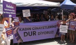 İzmir'de kadın cinayetleri protesto edildi