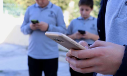 Güney Kıbrıs'taki okullarda cep telefonu kullanımı yasaklanıyor