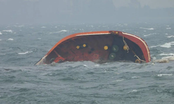 1,4 milyon litre petrol taşıyan tanker, Pasifik'te alabora olup battı