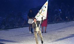 Tom Cruise'dan unutulmaz Paris Olimpiyatları gösterisi