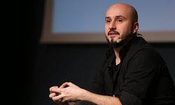 Ünlü şarkıcı İmamoğlu yasağından böyle kaçtı