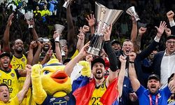 Şampiyon Fenerbahçe Beko yurda döndü: 'Avrupa fatihi olduk'