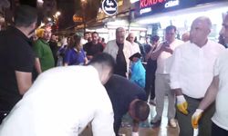 İzmir Büyükşehir Belediye Başkanı Cemil Tugay Kordon'da çöp topladı!
