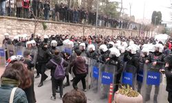 19 Mart eylemlerinde Beyazıt'ta polis barikatını aşan 8 kişi beraat etti