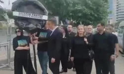 Gelecek Partisi'nden İsrail Başkonsolosluğu önüne 'siyah çelenk'