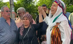 Yenilenen muhtarlık seçimlerini kazanan Dursun Yılmaz, Toprakkale’nin ilk kadın muhtarı oldu