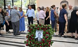 Özgür Özel, Ferdi Zeyrek’in ailesiyle taziyeleri kabul etti