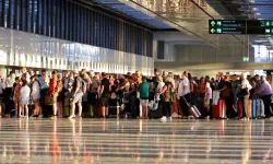 Sahte bilgilerle 120 kez bedava uçtu
