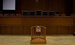 Türkiye’ye iadesine karar verilen kişi mahkemede kendini yaraladı