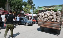 Çiftçi ürününe yarı fiyattan bile alıcı bulamadı: Bedava dağıttı!