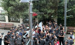 İstanbul Kadıköy'de TKP'nin düzenlediği imza kampanyasında gözaltı!