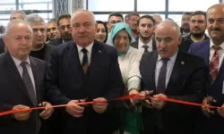 Hastanedeki MR'ı AKP'li milletvekili kırmızı kurdele keserek açtı