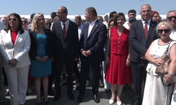 İzmir Büyükşehir Belediye Başkanı Tugay: Milletin başını önüne eğdirmeyeceğiz