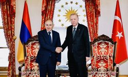 Erdoğan Ermenistan Başbakanı Nikol Paşinyan ile görüştü