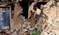 Afganistan'daki depremde bin 411 kişi hayatını kaybetti