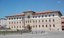 Sivas'ta otobüs ile tır çapıştı: 3'ü ağır 23 kişi yaralandı