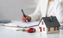 Ticaret Bakanlığı’ndan oto galerici ve emlakçılara milyonluk ilan cezası