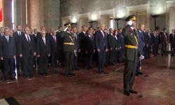 Cumhurbaşkanı Erdoğan, devlet erkanı ile Anıtkabir'de