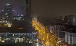 İstanbul’da gece sağanak etkili oldu: Şimşekler gökyüzünü aydınlattı