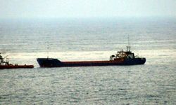 Saldırıya uğrayan yük gemisi Zonguldak'a getirildi