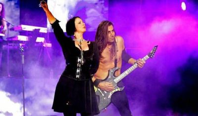 Şebnem Ferah sahnelere döndü, eski gitaristinden tepki geldi