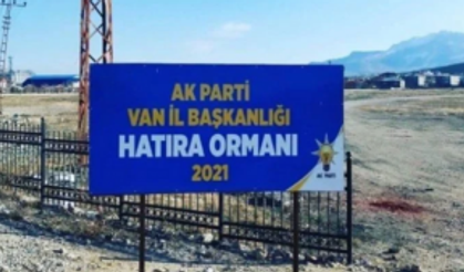 AK Parti'nin 'ağaçsız' hatıra ormanı alay konusu oldu: Ormana bak maaşallah!