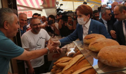 Akşener, esnaf ziyaretinde bulundu: Bir dokundu bin ah işitti