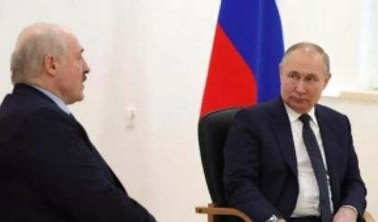 Lukaşenko gülerek Putin’e: Yaptırımlar burada hissedilmiyor