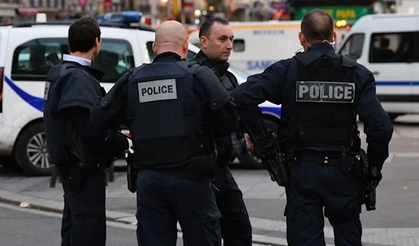 Paris metrosunda saldırı paniği! Karnından vurularak yakalandı