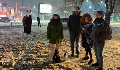 Kazakistan Almatı'da 6.1 şiddetinde deprem! Halk sokaklara döküldü