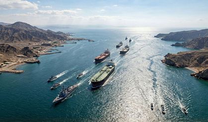 Hürmüz Boğazı'nda mayına çarpan tankerde patlama