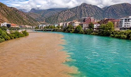 Tunceli'de doğa şaşırttı! Munzur ve Pülümür nehirleri iki farklı renge büründü