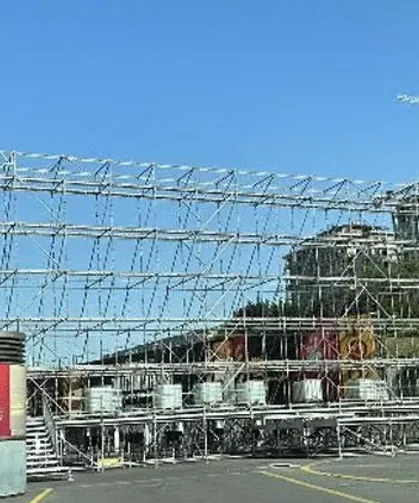 Şampiyonluk maçı için Nef Stadyumu'na dev ekran kuruldu