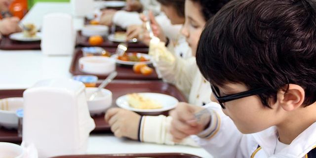 MEB'den ücretsiz yemek adımı: Çocuklar aç, bakanlık 'maliyet' derdinde!