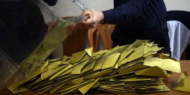 CHP, 3 bin sandığa görevli arıyor