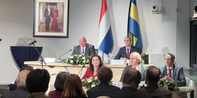 Hollanda'da Adanalı belediye başkanı yemin ederek göreve başladı