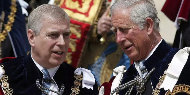 İngiltere Kralı Charles, kardeşini saraydan ‘kovdu’