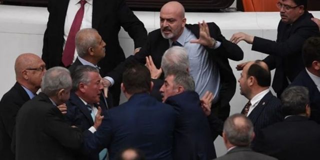 Meclis'teki yumruklu saldırı sonrası AK Parti'den ilk açıklama