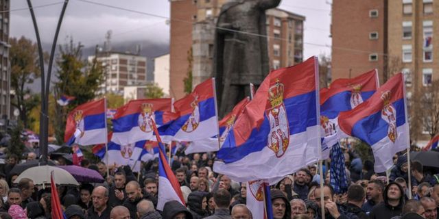 ‘Krize son verin!’: Sırbistan’a ‘ültimatom’ şoku