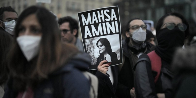 Mahsa Amini protestoları sonuç verdi: Hükümetten geri adım!