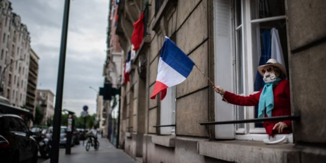 Fransa ‘virüs’le de mücadele ediyor: Sadece rakiplerle değil